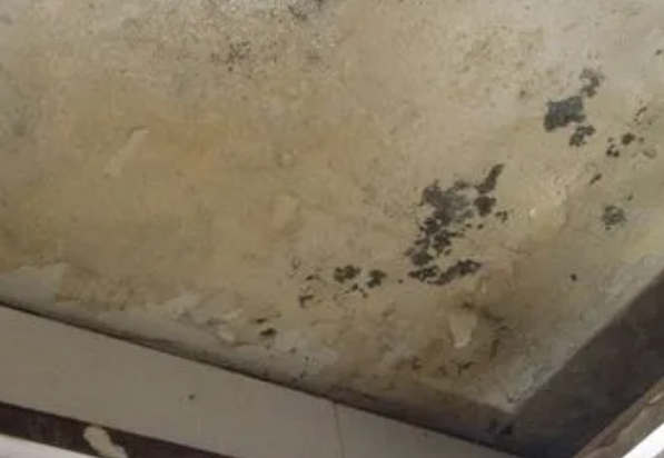 徐汇阳台漏水维修公司分享下徐汇卫生间渗水维修需要注意哪些问题。